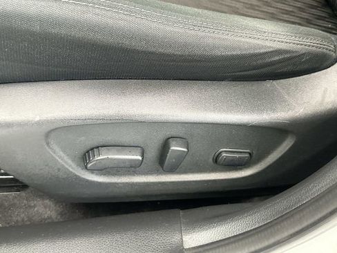 Used 2019 Nissan Rogue SV image 18