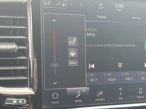 Used 2024 Chrysler Pacifica Limited FWD image 51