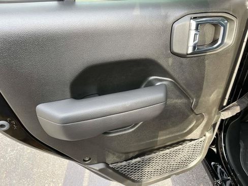 New 2026 Jeep Gladiator Sport image 18