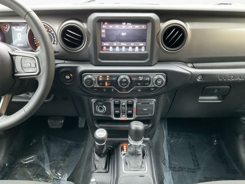 Used 2023 Jeep Wrangler Unlimited Sport image 11