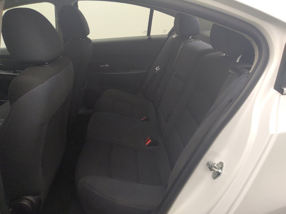 Used 2015 Chevrolet Cruze LT FWD image 18