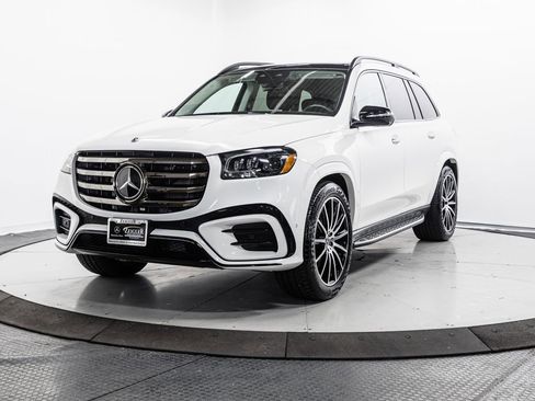 Used 2024 Mercedes-Benz GLS 450 4MATIC w/ AMG Line Exterior image 3