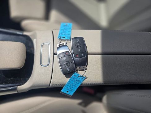 Used 2023 Mercedes-Benz GLA 250 4MATIC image 31