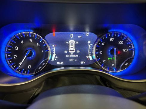 Used 2024 Chrysler Pacifica Touring-L image 25