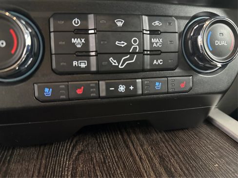 Used 2020 Ford F350 Lariat w/ Lariat Ultimate Package image 28