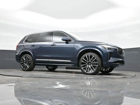 New 2026 Volvo XC90 B6 Plus w/ Protection Package Premier image 24
