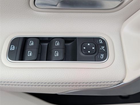 Used 2022 Mercedes-Benz CLA 250 image 19