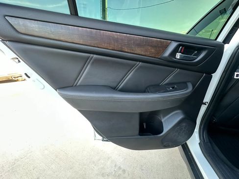 Used 2018 Subaru Outback 3.6R Limited AWD/4WD image 36