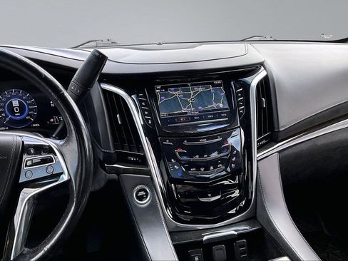 Used 2020 Cadillac Escalade ESV Platinum AWD/4WD image 6