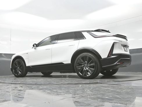 Certified 2024 Cadillac Lyriq Sport AWD/4WD image 31