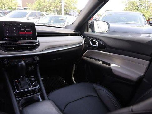 Used 2025 Jeep Compass Limited AWD/4WD image 24