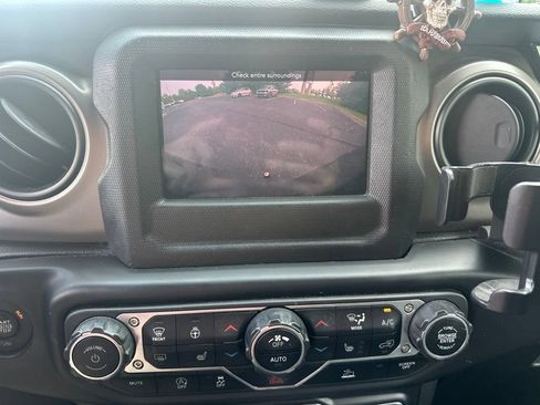 Used 2021 Jeep Wrangler Unlimited Sport AWD/4WD image 9