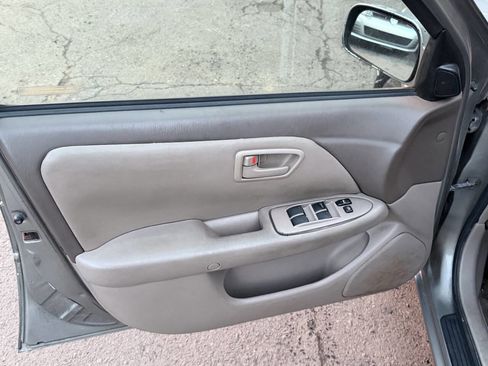 Used 1999 Toyota Camry XLE image 11