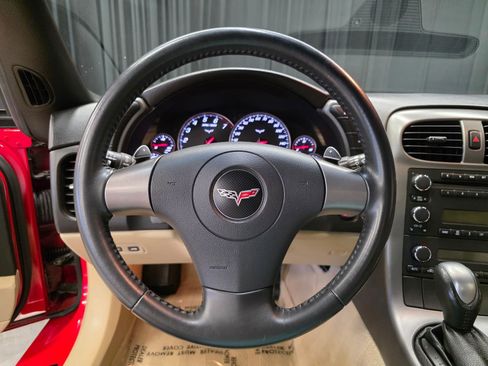 Used 2006 Chevrolet Corvette Convertible RWD image 20