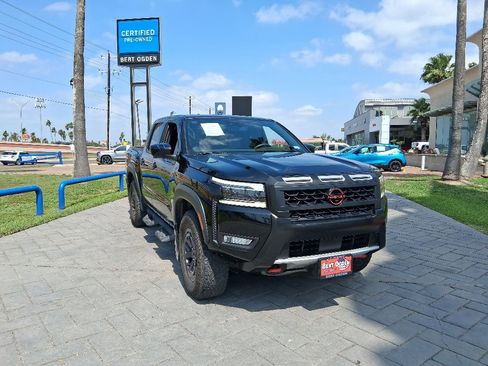 Used 2025 Nissan Frontier PRO-4X w/ Pro Premium Package AWD/4WD image 1