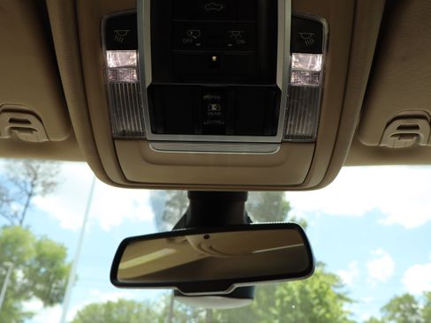Used 2020 RAM 1500 Laramie AWD/4WD image 38