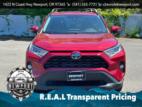 Used 2020 Toyota RAV4 XLE w/ Convenience Package AWD/4WD image 2