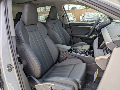 New 2025 Audi Q6 e-tron Premium Plus AWD/4WD image 10