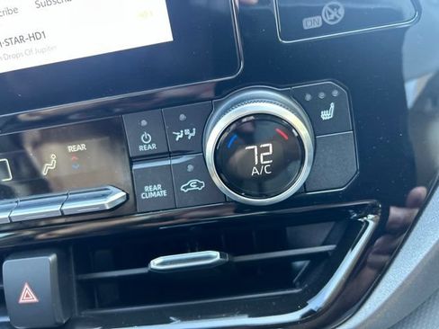 Used 2023 Toyota Highlander XLE FWD image 20