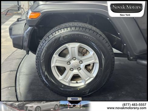 Used 2023 Jeep Wrangler Unlimited Sport AWD/4WD image 6
