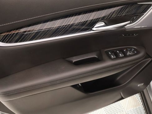 Used 2024 Cadillac XT6 Premium Luxury image 17