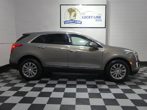 Used 2018 Cadillac XT5 Luxury w/ Driver Awareness Package image 6