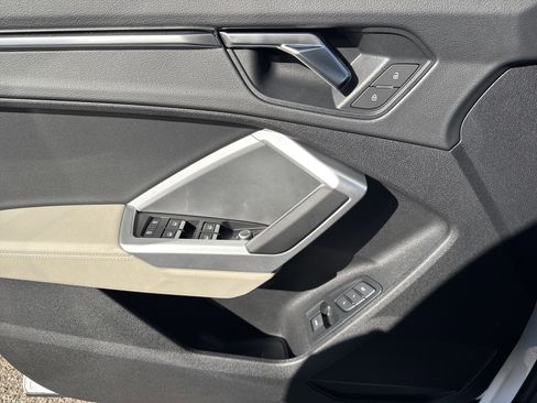 Used 2025 Audi Q3 2.0T Premium w/ Convenience Package image 9