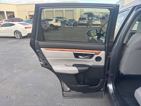 Used 2021 Honda CR-V Touring image 25