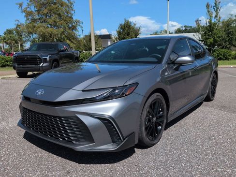 Used 2026 Toyota Camry SE FWD image 2