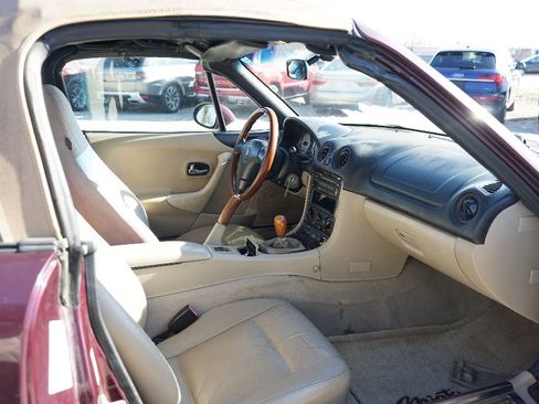 Used 2000 MAZDA MX-5 Miata SE image 8