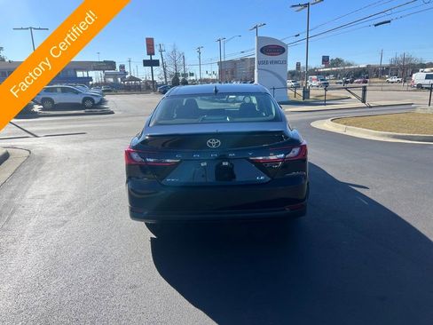 Used 2025 Toyota Camry LE image 4