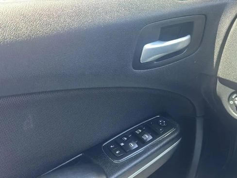 Used 2015 Dodge Charger SE RWD image 15
