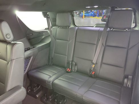 Used 2022 Cadillac Escalade Luxury RWD image 11