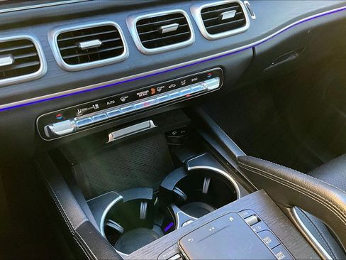 Used 2021 Mercedes-Benz GLS 450 4MATIC image 32