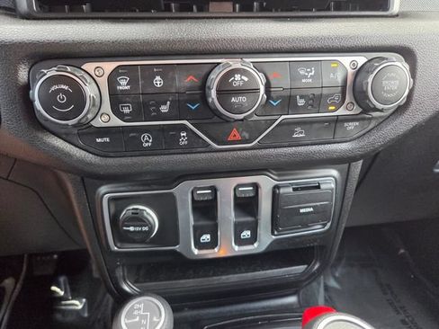 Used 2024 Jeep Wrangler Sport AWD/4WD image 25