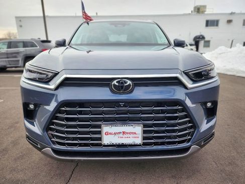 Used 2024 Toyota Grand Highlander Platinum image 2