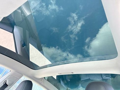 Used 2018 Tesla Model 3 Long Range image 22