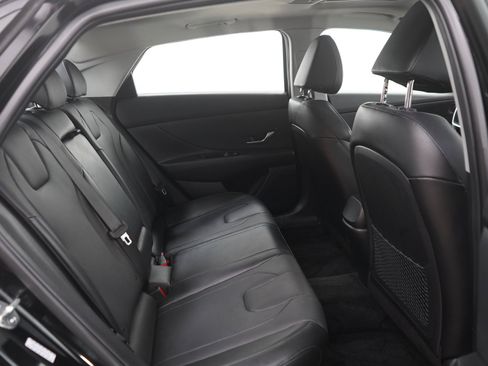 Used 2023 Hyundai Elantra Limited FWD image 12