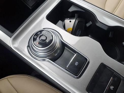 Used 2024 Ford Edge SEL image 19