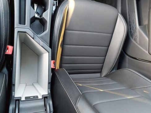 Used 2024 Volkswagen Jetta SE FWD image 19