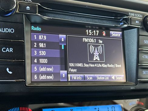 Used 2018 Toyota RAV4 LE w/ Carpet Mat Package AWD/4WD image 18