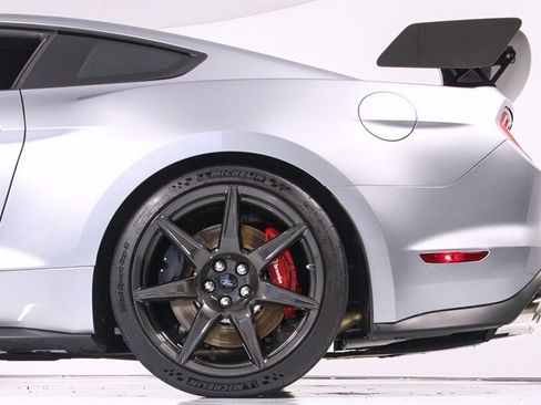 Used 2022 Ford Mustang Shelby GT500 w/ Carbon Fiber Track Pack RWD image 7