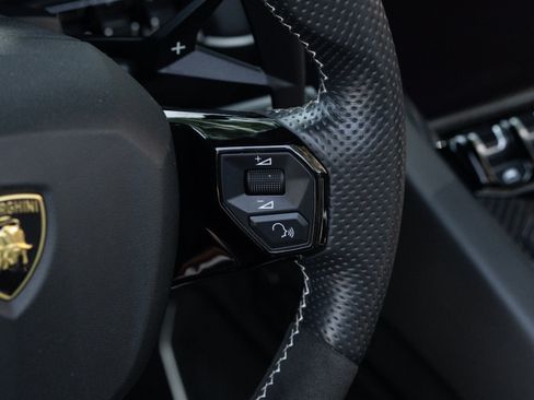 Used 2020 Lamborghini Aventador SVJ AWD/4WD image 57
