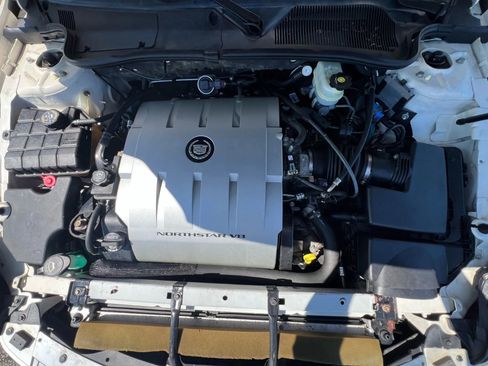 Used 2009 Cadillac DTS w/ Trunk Convenience Package image 65