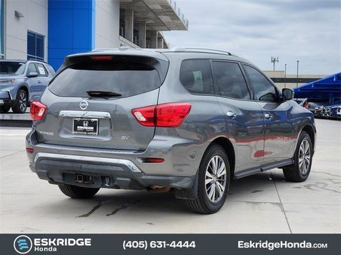 Used 2020 Nissan Pathfinder SV image 7