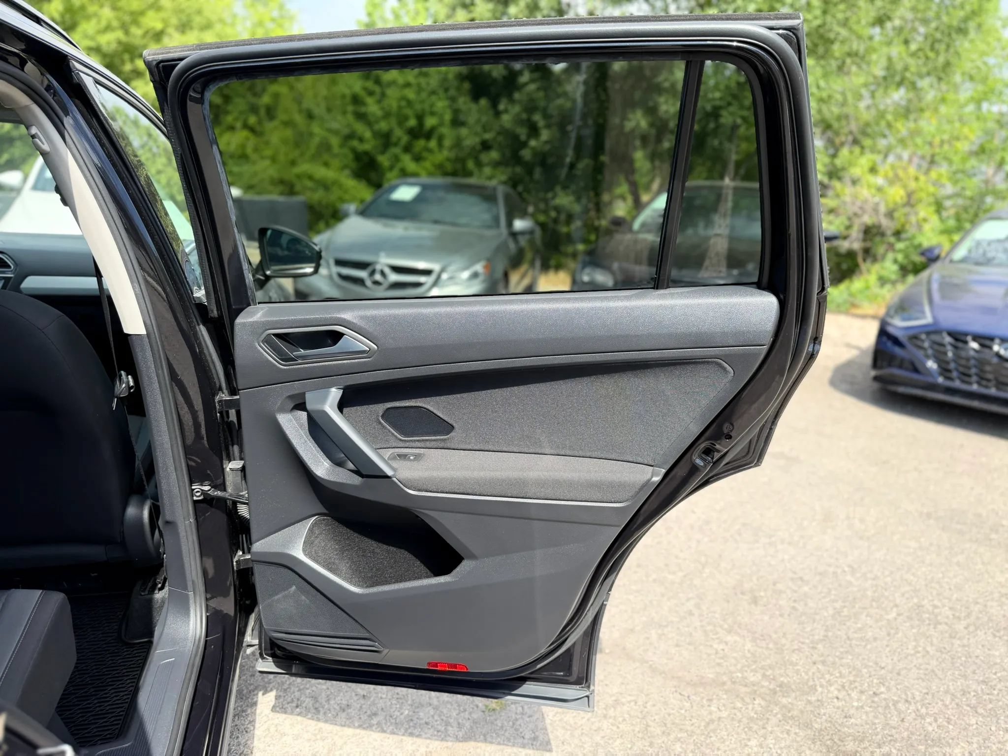 Used 2019 Volkswagen Tiguan S w/ Driver Assistance Package FWD image 12