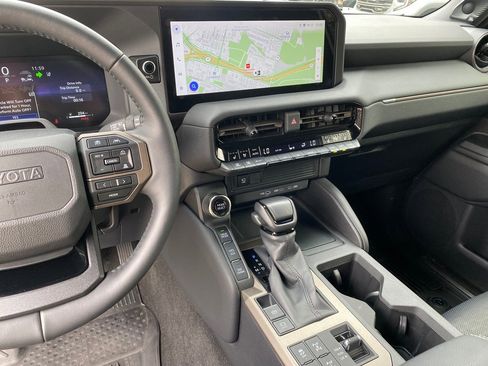 Used 2025 Toyota Land Cruiser image 26