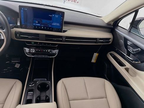 New 2026 Lincoln Corsair Premiere image 24