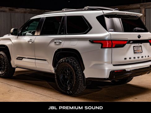 Used 2024 Toyota Sequoia Platinum image 7