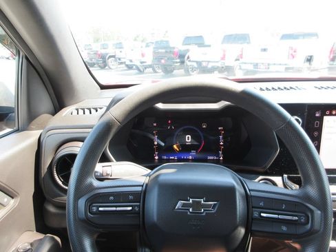 Certified 2023 Chevrolet Colorado Trail Boss w/ LPO, Dark Essentials Package AWD/4WD image 31